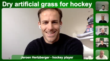 Panel-talk-dry-artificial-grass-for-hockey